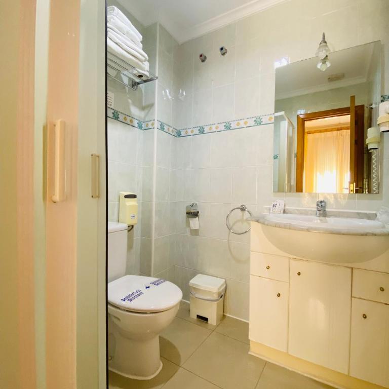 Hostal L'Anfora - Habitación Triple - 4