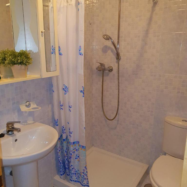 Habitación Doble Particular - Habitación Doble con baño privado externo - 4