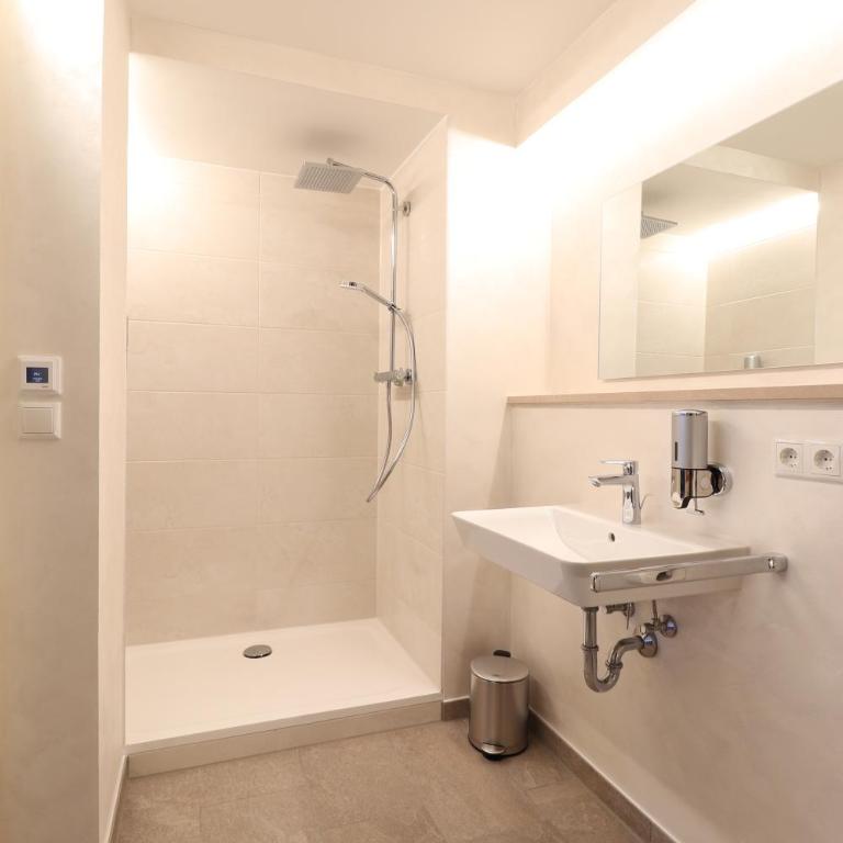 Das Fischer Boardinghouse KF - Superior Vierbettzimmer - 7