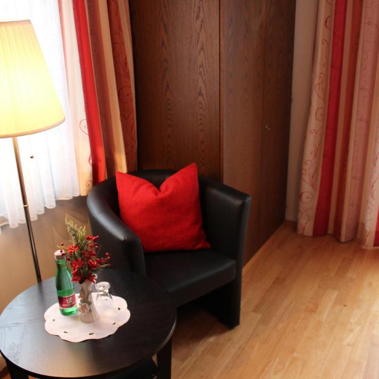 Pension Wolfgangsee - Doppelzimmer 1 - 3