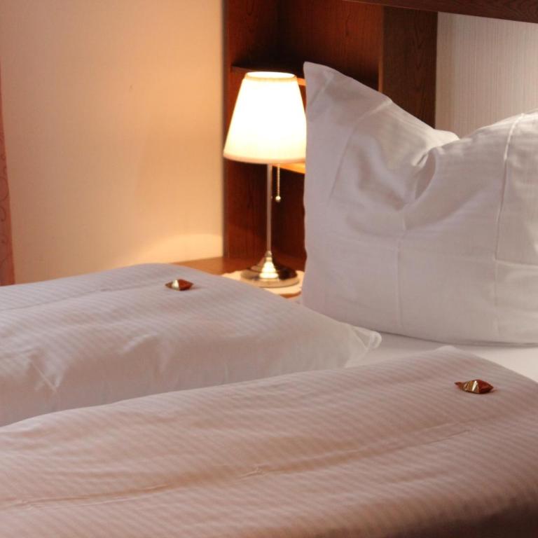 Pension Wolfgangsee - Doppelzimmer 1 - 2