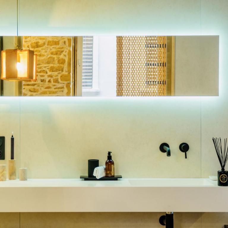 Host Inn Sleek Sūite - Apartment mit 1 Schlafzimmer und Whirlpool - 5