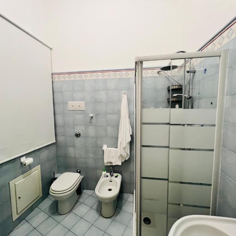 38,VELASQUEZ - Appartamento con 2 Camere da Letto - 70