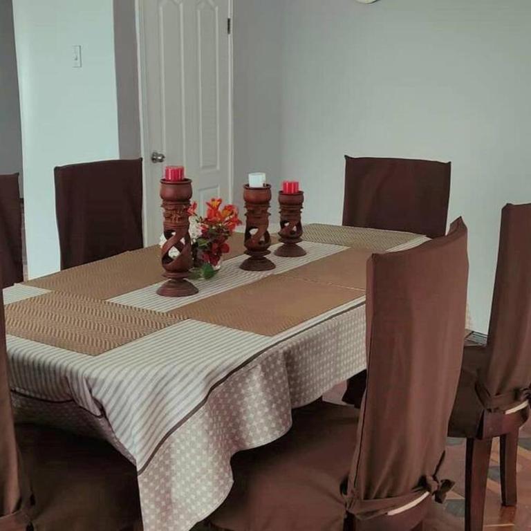 Hermoso Departamento Central Familiar Tu Refugio con Impresionantes Vistas a la Ciudad, Montañas y Nevados - Three-Bedroom Apartment - 10