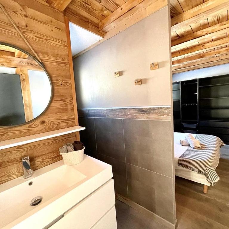 Chalet le petit Nicolas, jacuzzi, vue Mont Blanc - Chalet - 17