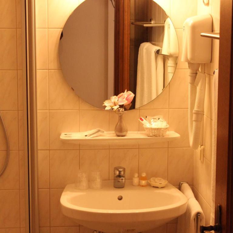 Pension Wolfgangsee - Doppelzimmer 7 - 3