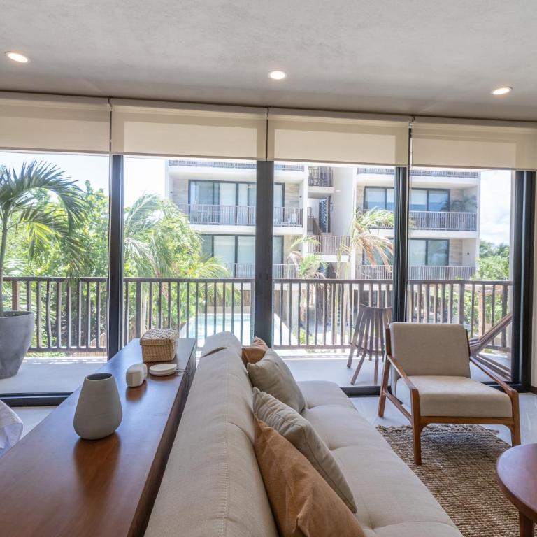 Beautiful Loft Steps From The Beach in Punta Cocos - D101 - Estudio con vistas a la piscina - 9