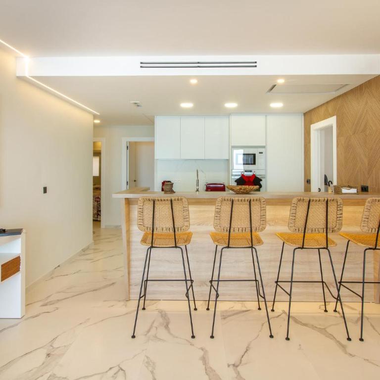 4 Bedroom Cozy Apartment In Santa Pola - Apartamento con 4 dormitorios - 6