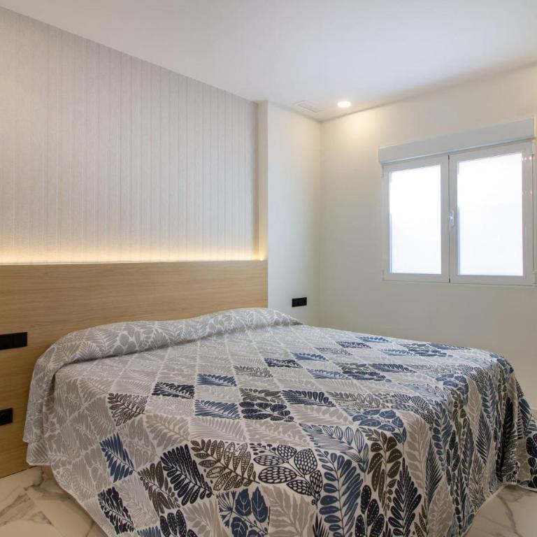 4 Bedroom Cozy Apartment In Santa Pola - Apartamento con 4 dormitorios - 17