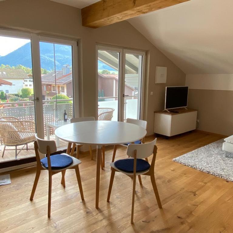 Ferienwohnung Panorama inkl. Chiemgaukarte - Apartment mit Balkon - 1