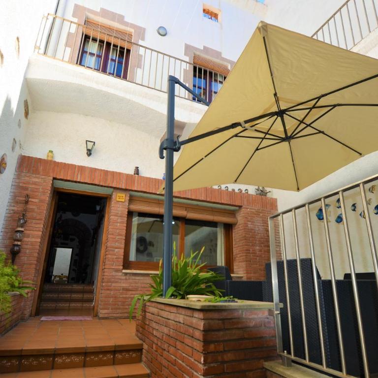 LUXURY HOUSE 8 PERSONS FRONT THE BEACH BLANES COSTA BRAVA - Villa - 4