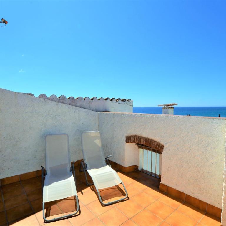 LUXURY HOUSE 8 PERSONS FRONT THE BEACH BLANES COSTA BRAVA - Villa - 2