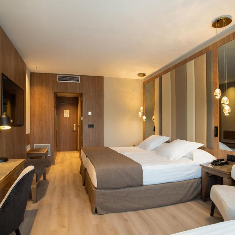 Hotel Granada Center - Double Room with Extra Bed - 6