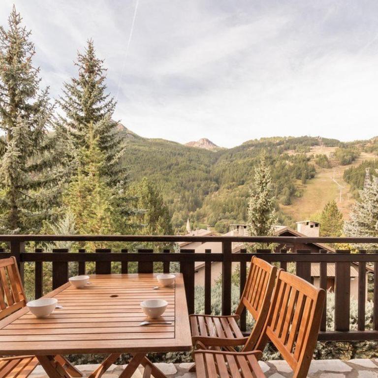 Chalet spacieux 8 pers. avec cheminée et TV à Serre-Chevalier, Chantemerle - Appartement 4 Chambres - 4