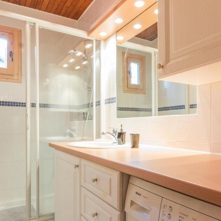 Chalet spacieux 8 pers. avec cheminée et TV à Serre-Chevalier, Chantemerle - Appartement 4 Chambres - 8