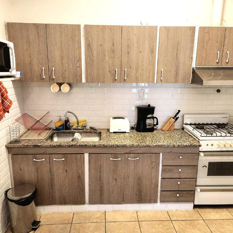 Big beautiful house with garden in 5ta Sección neighbourhood - Casa de 3 dormitorios - 36