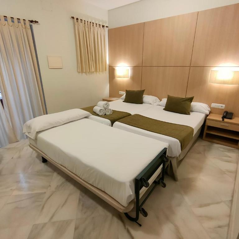 Hotel Boutique Convento Cádiz - Habitación Doble con cama supletoria - 2 camas - 1