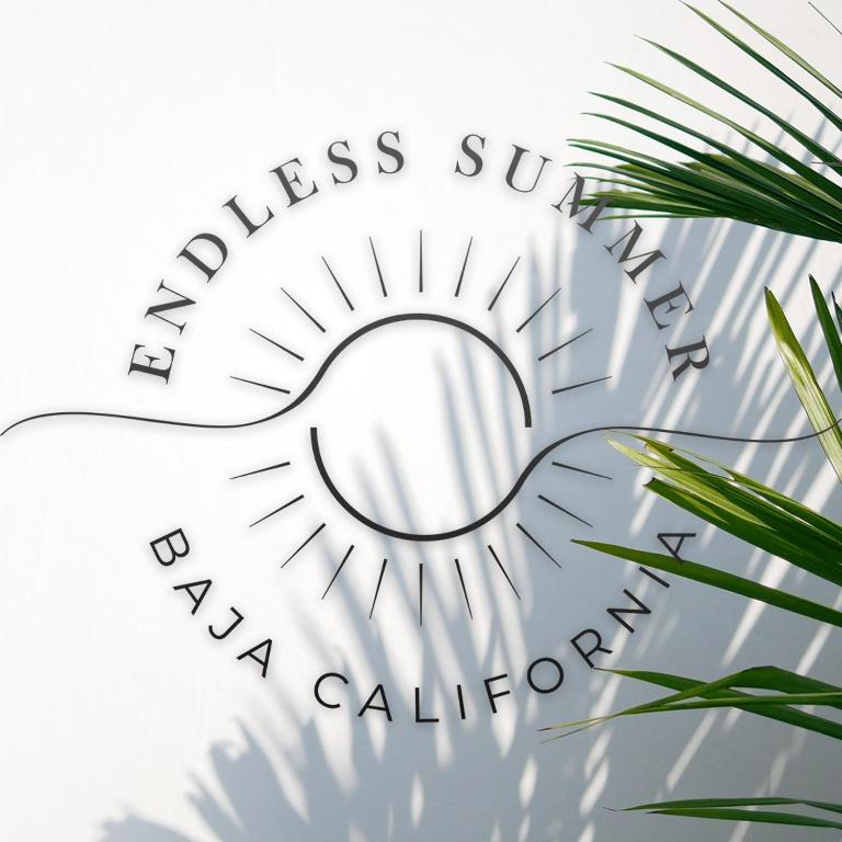 Endless Summer - 2Bed 2Bath Condo - Seasonly Heated Pool with Ocean Views - 5min walk to Beach - Fibre Internet - Sleeps 6 - Apartamento de 2 dormitorios - 2