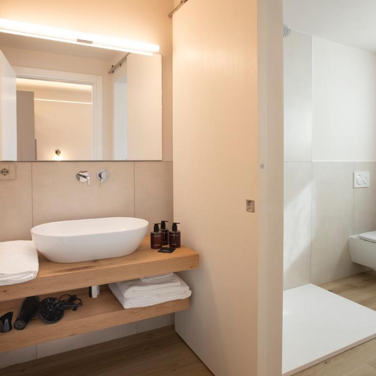 Borgo Roggeri - Country House nelle Langhe - Suite con Vista Giardino - 16