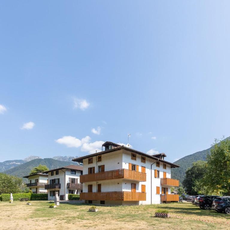 Casa Lori - Two-Bedroom Apartment with Balcony - 2