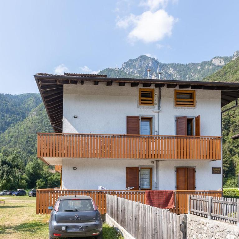 Casa Lori - Two-Bedroom Apartment with Balcony - 4