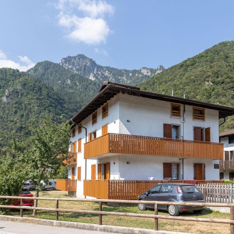 Casa Lori - Two-Bedroom Apartment with Balcony - 5