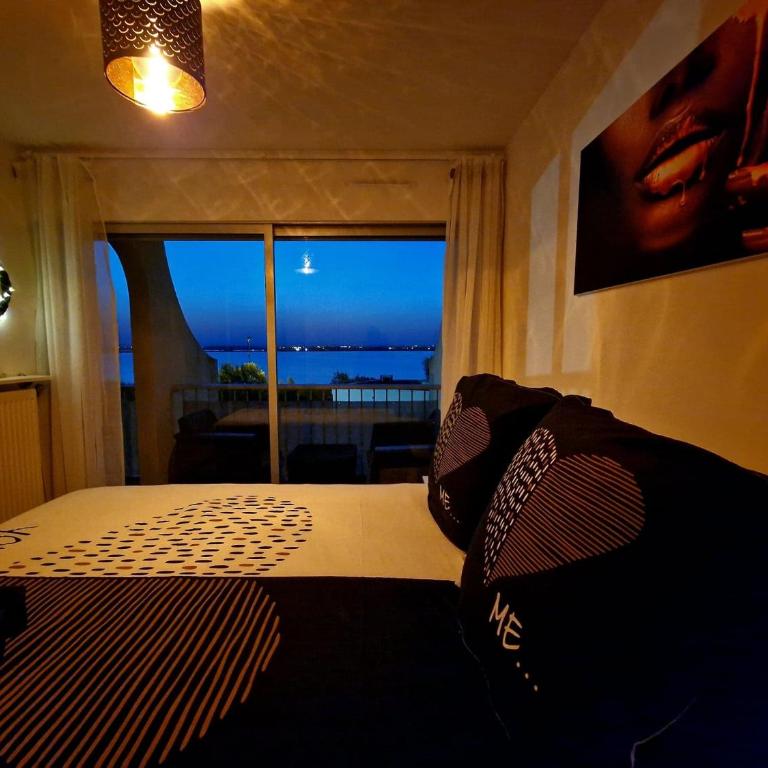 Appartement 1ere ligne piscine terrasse au bord de la plage front de mer avec vélos - Appartement 2 Chambres - 32