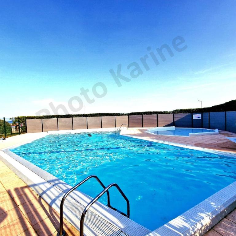 Appartement 1ere ligne piscine terrasse au bord de la plage front de mer avec vélos - Appartement 2 Chambres - 54