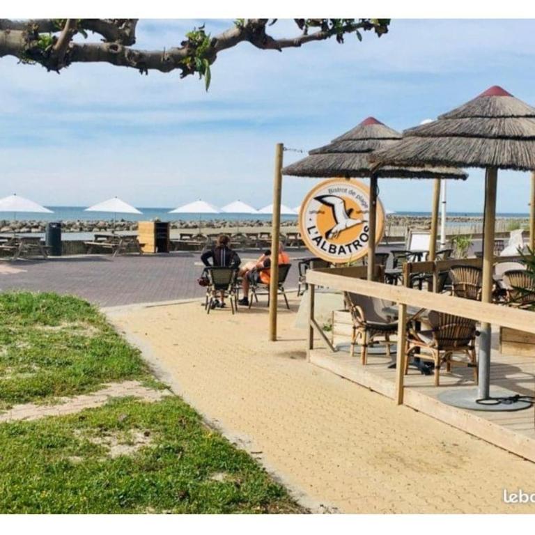 Appartement 1ere ligne piscine terrasse au bord de la plage front de mer avec vélos - Appartement 2 Chambres - 58