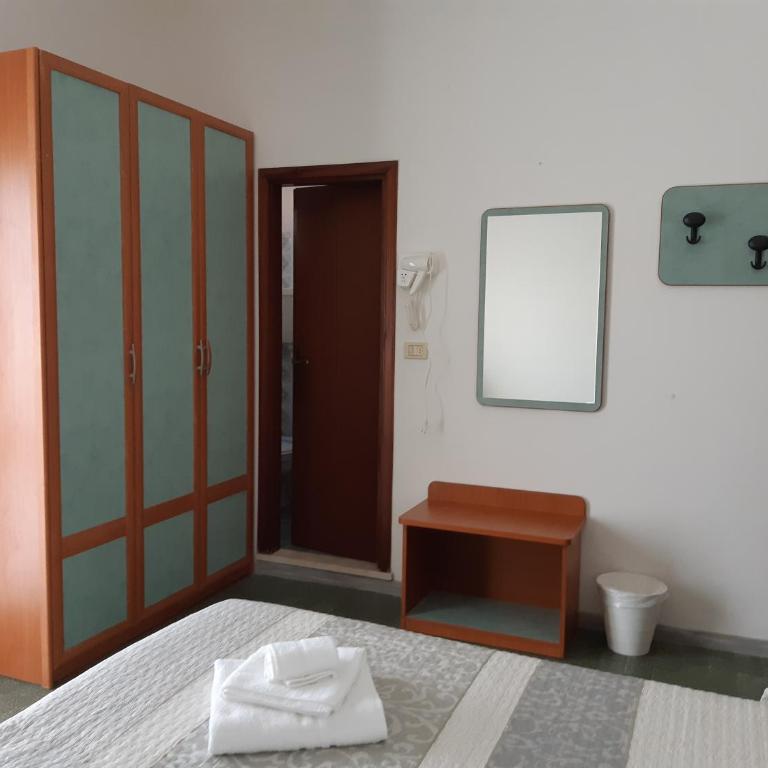 Hotel Mara - Camera Matrimoniale con Balcone - 4