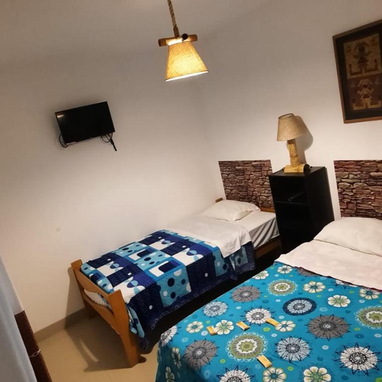 Hostal Brisa Marina - Triple Room with Private Bathroom - 2