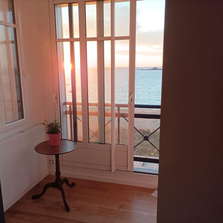 Vue sur Mer panoramique, accès direct plage - Three-Bedroom Villa - 24