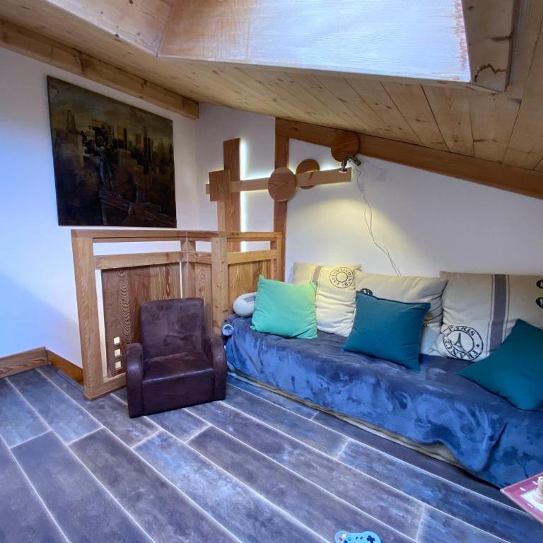 Bel duplex à Chamonix avec poêle à bois, WiFi, parking - FR-1-343-166 - Appartement - 9