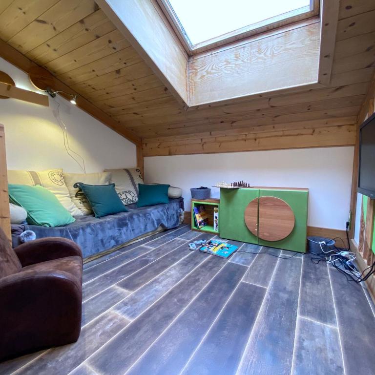 Bel duplex à Chamonix avec poêle à bois, WiFi, parking - FR-1-343-166 - Appartement - 16