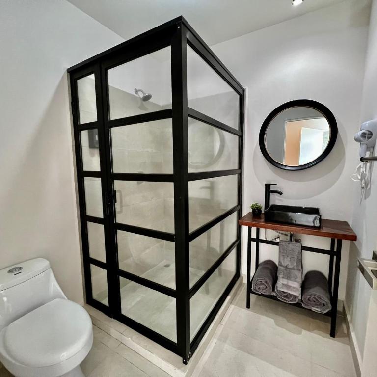 Industrial stylish 3-br. apartment & city views in front of Parque Fundidora & Arena Mty - Three-Bedroom Apartment - 24