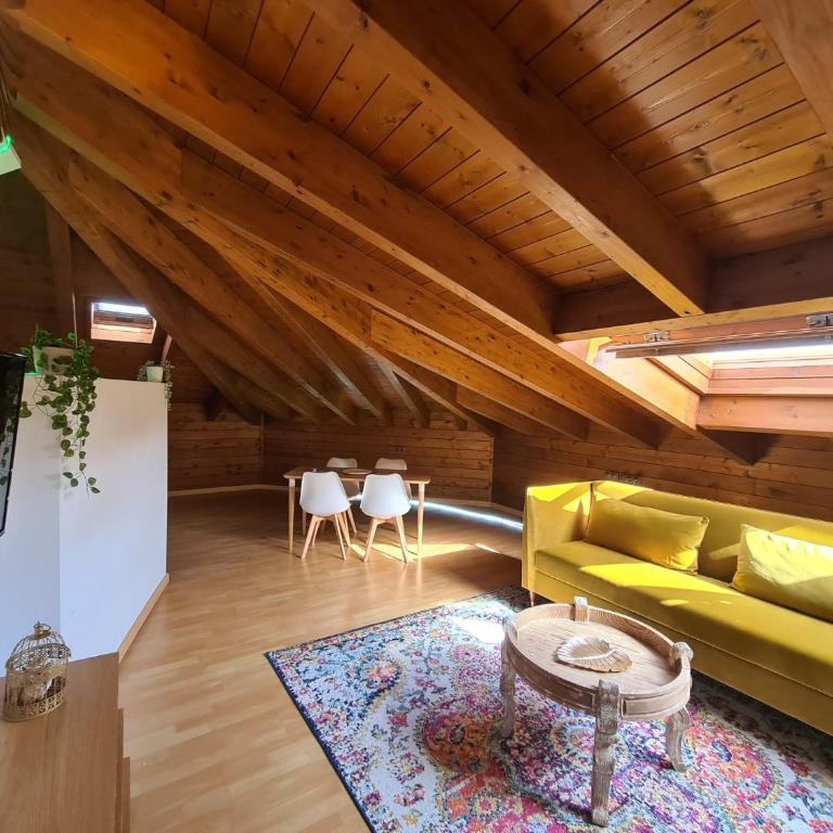 Dos Torres Númenor Ático Abuhardillado - One-Bedroom Apartment - 1