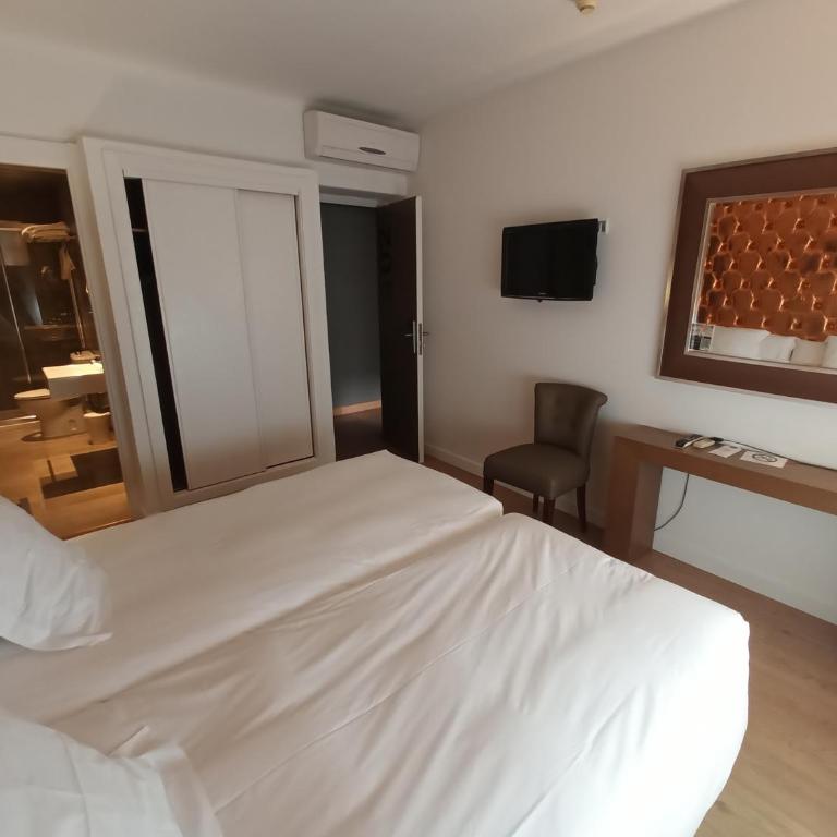 Hostal Parque Ibiza - Habitación Doble Deluxe - 2 camas - 3