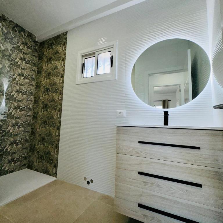 Newly renovated Vistas Muelle de Los Cristianos Pier view FREE WIFI - Apartamento de 1 dormitorio - 15