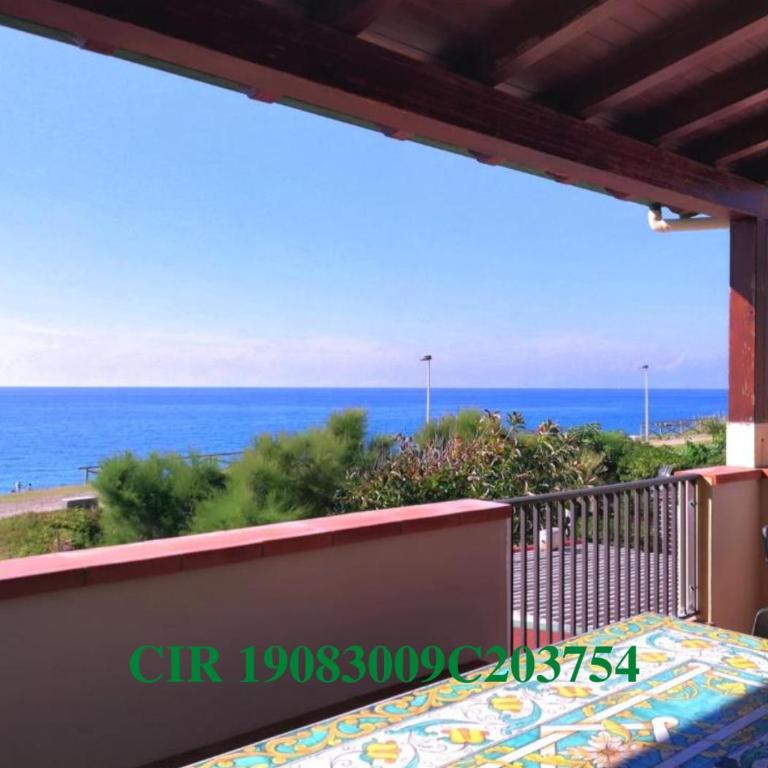 Capo d'Orlando Apartments - Sabbia - Appartamento con 2 Camere da Letto, Terrazza e Vista Mare - 1