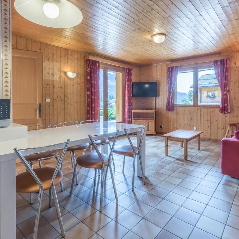 Rez-de-chalet avec terrasse plein Sud, sur les pistes de ski de fond – 6 pers, La Clusaz - FR-1-437-29 - Apartamento (6 adultos) - 2