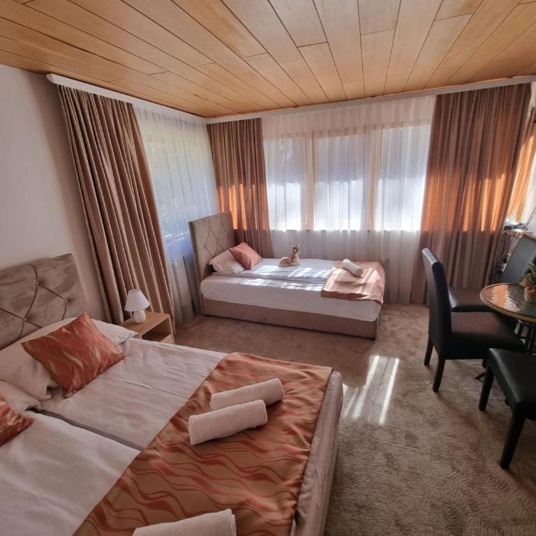 Pansion Rog Jahorina - Deluxe Triple Room - 6
