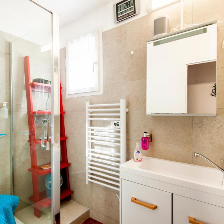 Le Tau - Apartment mit Dusche - 5