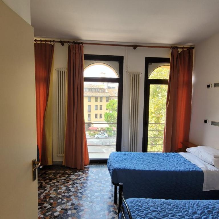 Ostello di Vicenza - Camera Tripla con Bagno Interno - 4