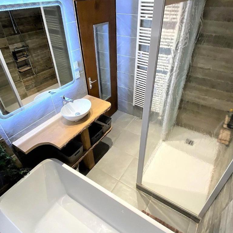 Chalet spacieux tout confort avec billard, proche remontées - Chalet 3 Chambres - 13