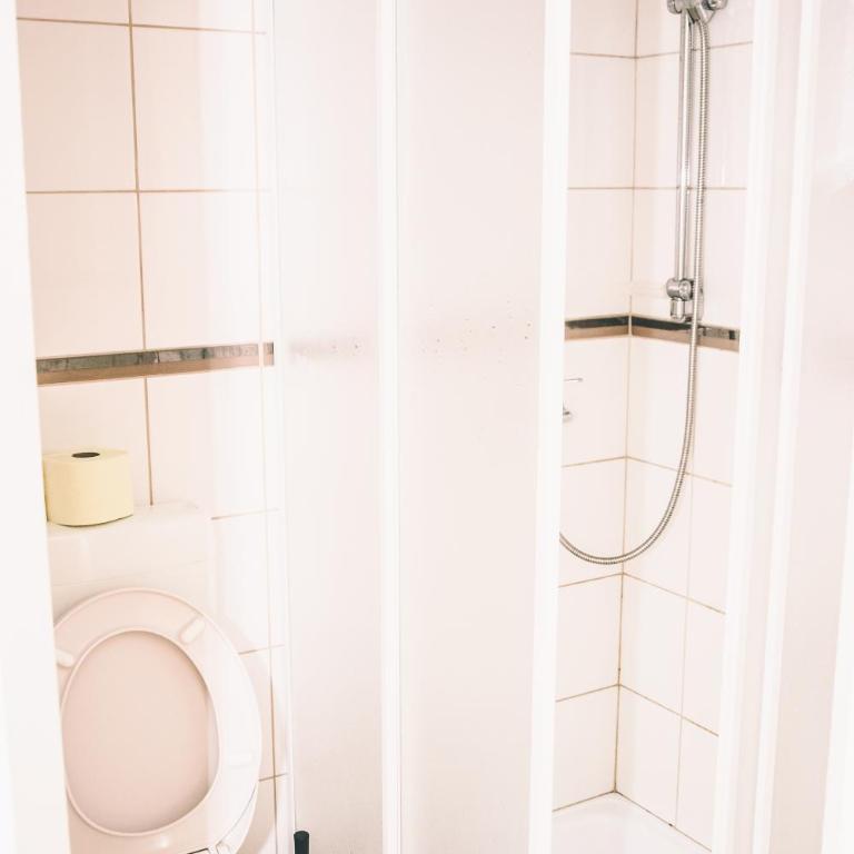 Pension s'Platzl Stuhleck - Kleines Zweibettzimmer - 1