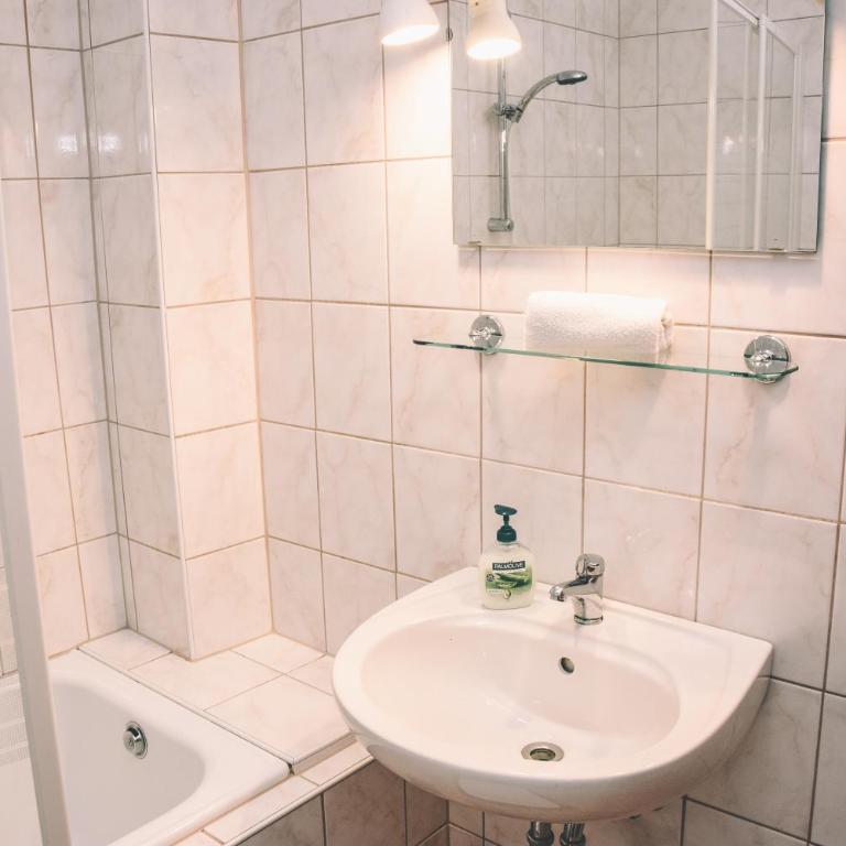 Pension s'Platzl Stuhleck - Deluxe Doppelzimmer mit Bad - 5