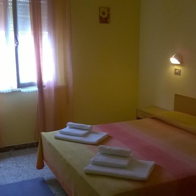 Hotel Carmen Viserba - Double or Twin Room with Bathroom - 15