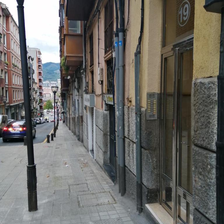 Lugar especial, gran patio, junto al ayuntamiento - Two-Bedroom Apartment - 25