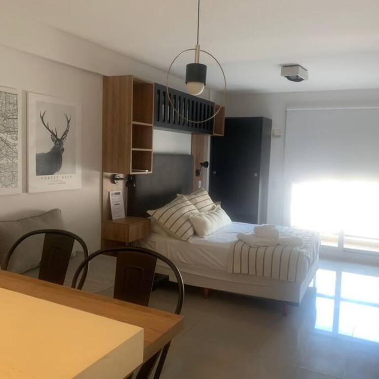 Estrella Centro - Con Cochera - Solo autos - Estudio - 1