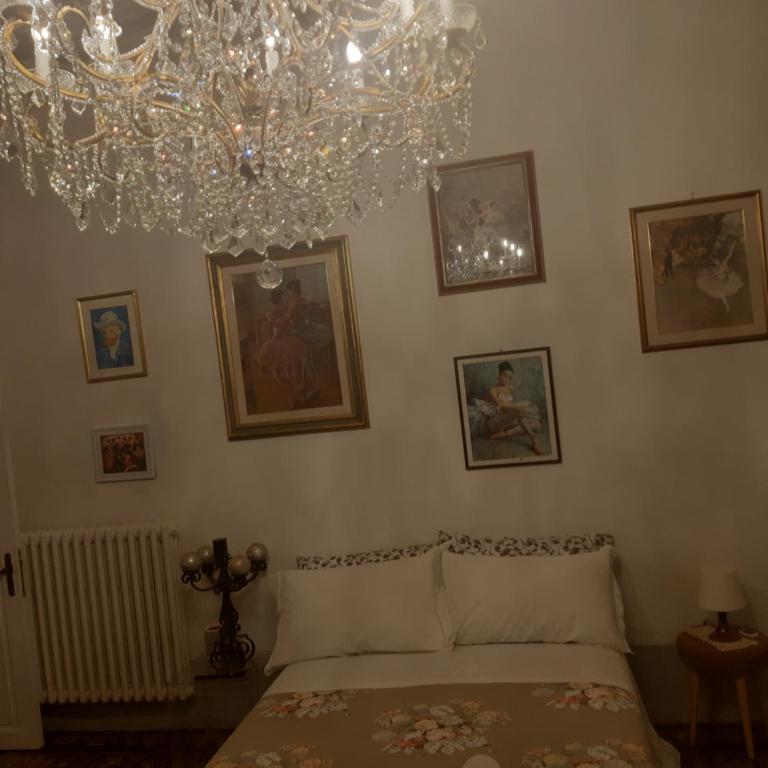 Vasari Home - Appartamento con 2 Camere da Letto - 60
